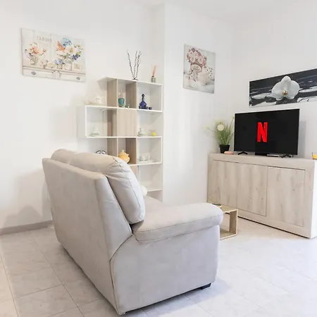 Apartment Ad House 1