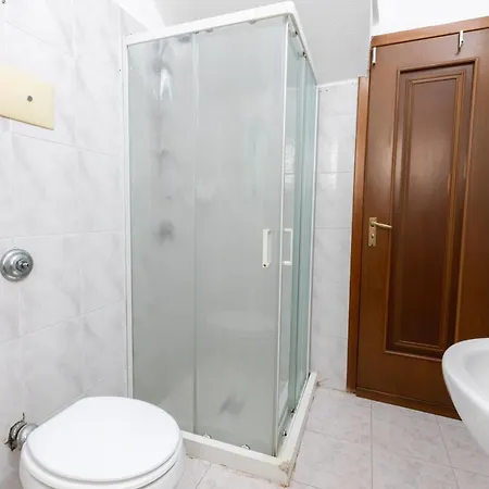 Ad House 1 شقة
